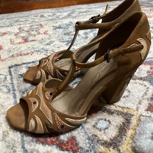 Kenneth Cole New York Heels!